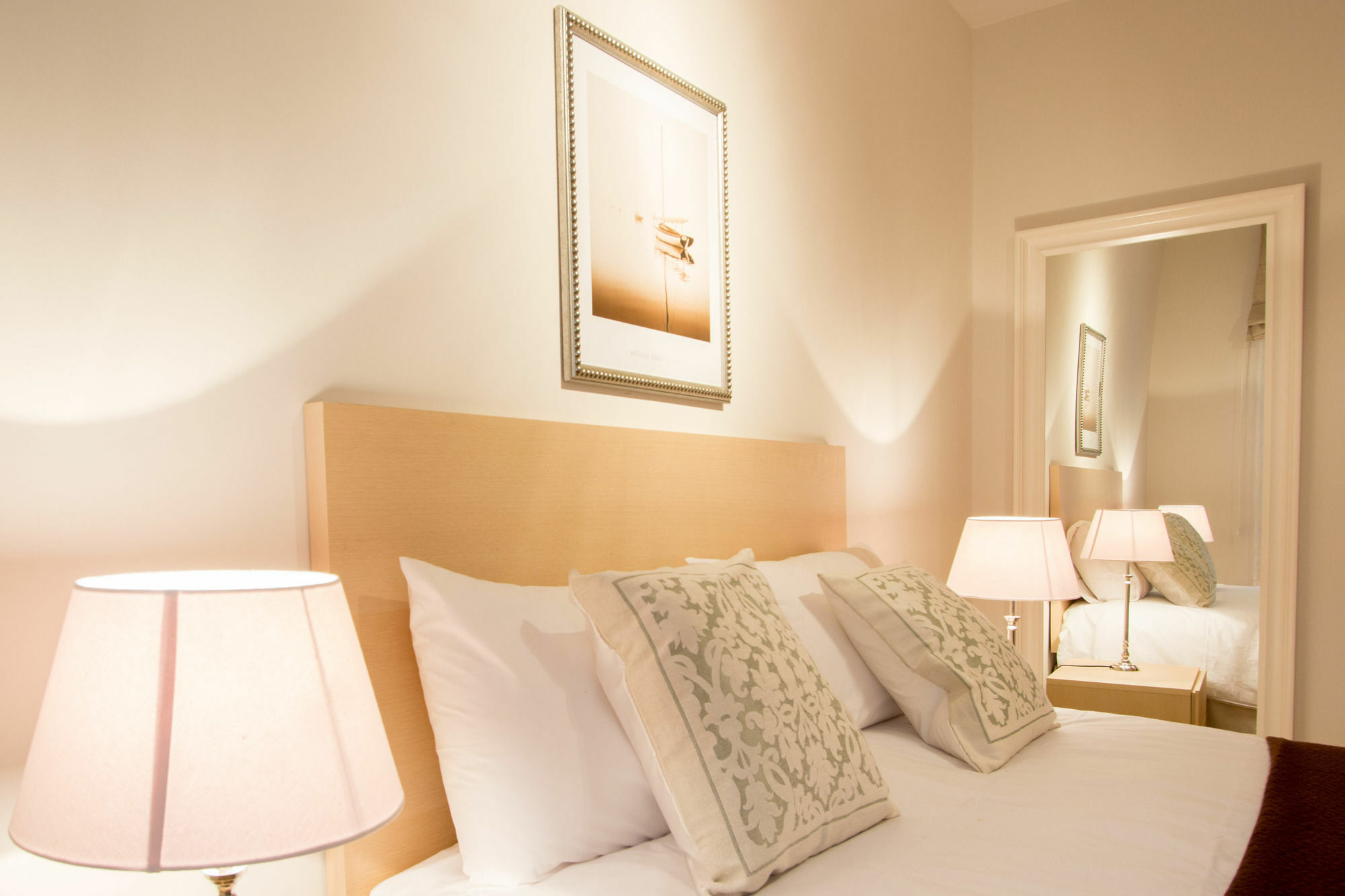 Sweet Inn Apartments - Madou Bruxelles Eksteriør billede